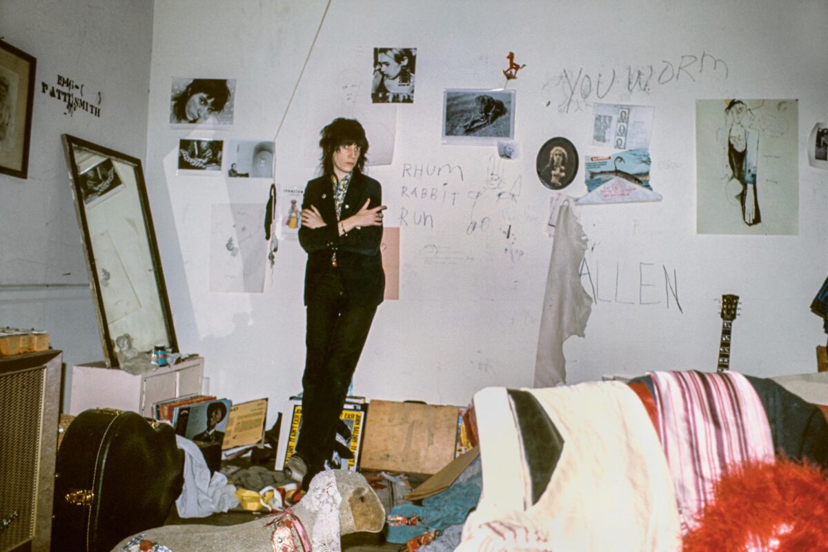 Patti in front of her wall - Albert Scopin 