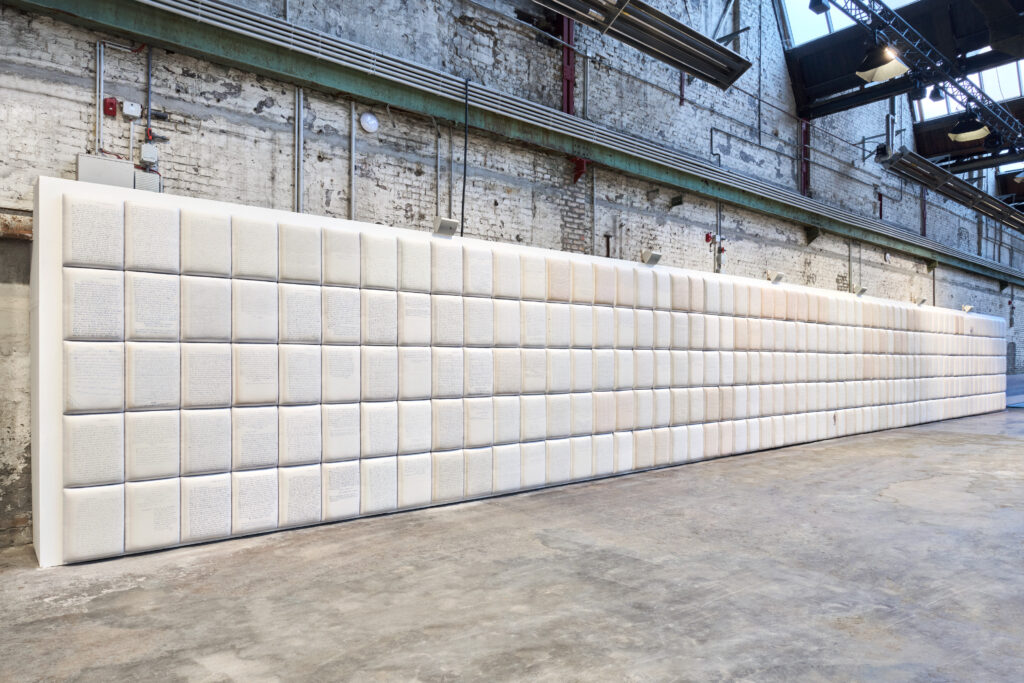 Alex Müller Alex Müller, Von der Hand an die Wand (From Hand to Wall), 2025 | Wilhelm Hallen, Berlin Art Week 2025; Photos: Choreo