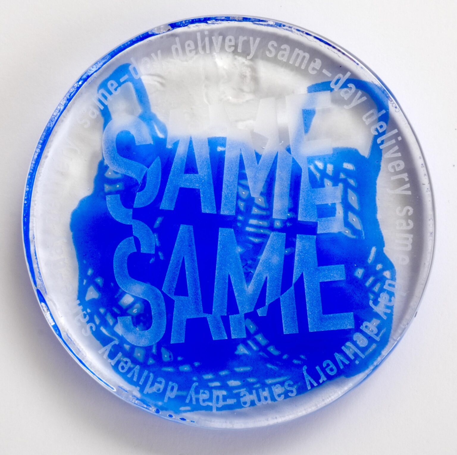 Glasmedaille Arch&auml;ologie der Gegenwart: same same - Anja N&uuml;rnberg 