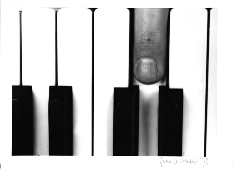 Music is Easy - Giuseppe Chiari 