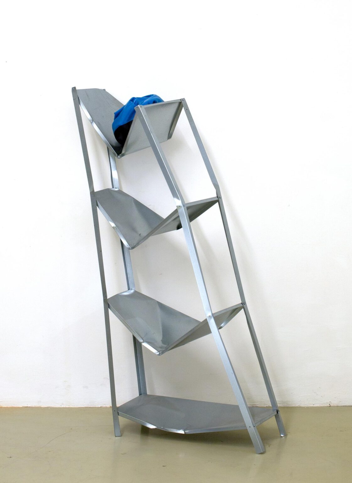 Shelf with Nothing - Angela de la Cruz 