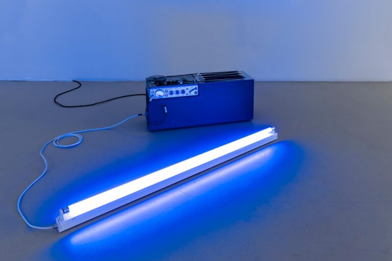 Phantom Power, single edition, blue - Bernd Oppl 
