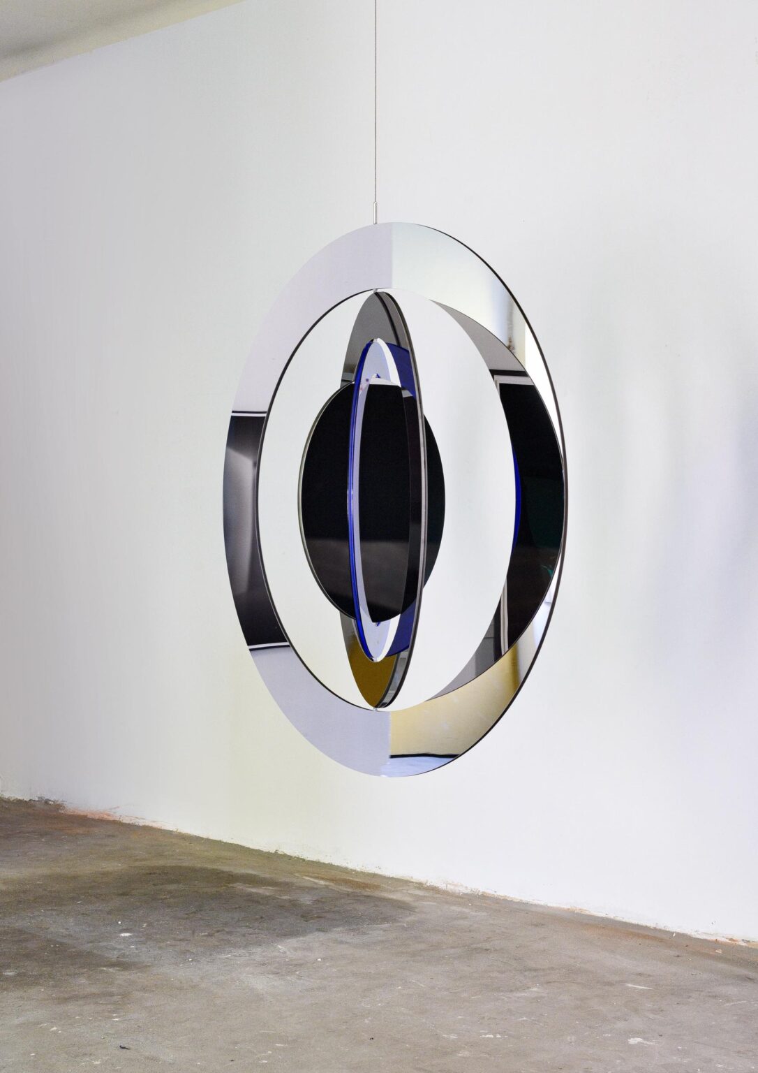 Floating Orbit - Eva Schlegel 