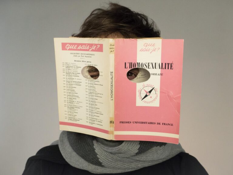 Bookmask Portrait 02 - Víctor del Oral 