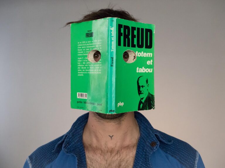 Bookmask Portrait 07 - Víctor del Oral 