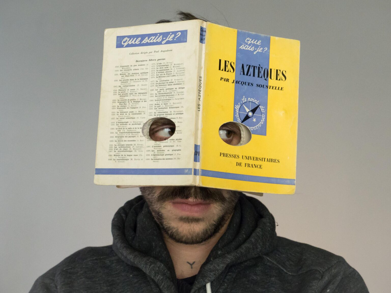 Bookmask Portrait 03 - Víctor del Oral 