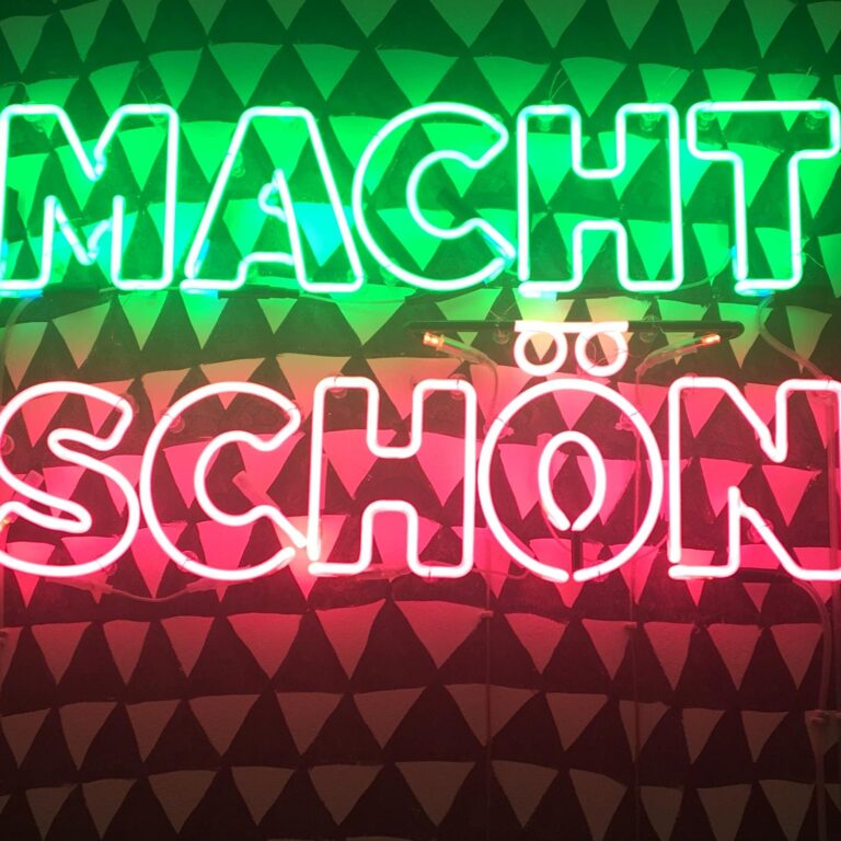 MACHT SCHON/SCHÖN - Ramin Haerizadeh, Rokni Haerizadeh, Hesam Rahmanian 