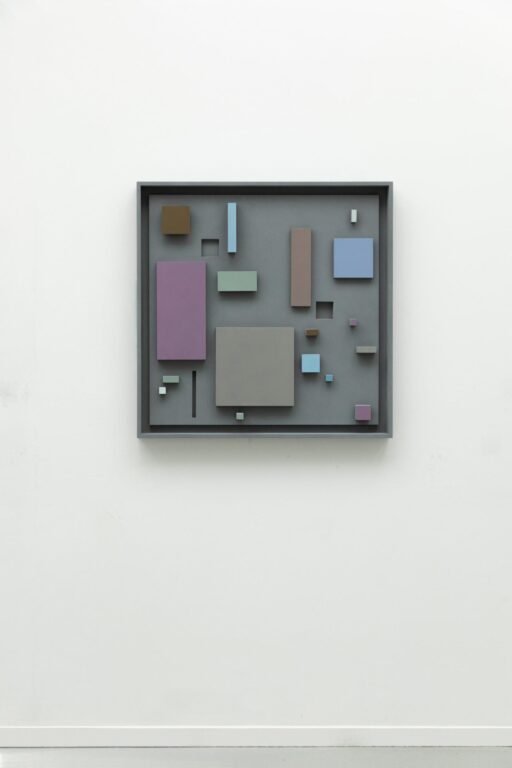 Modernistic Wall Piece (a silent conversation with Philippe Van Snick) (4) - Hans Op de Beeck 