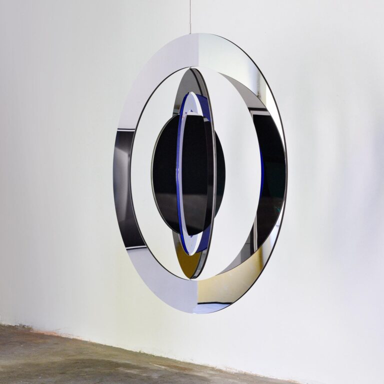 Floating Orbit - Eva Schlegel 