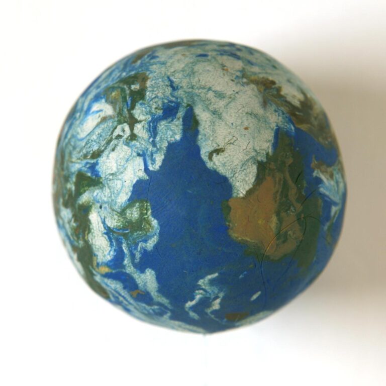 Small World (1:212,500,000) - Mark Wallinger 