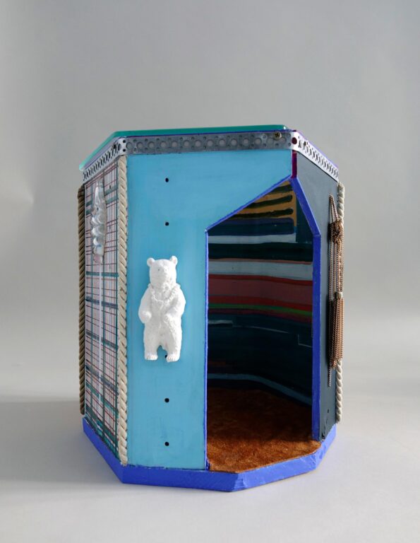 Shrine for the unknown houseghost - Violetta Ehnsperg 