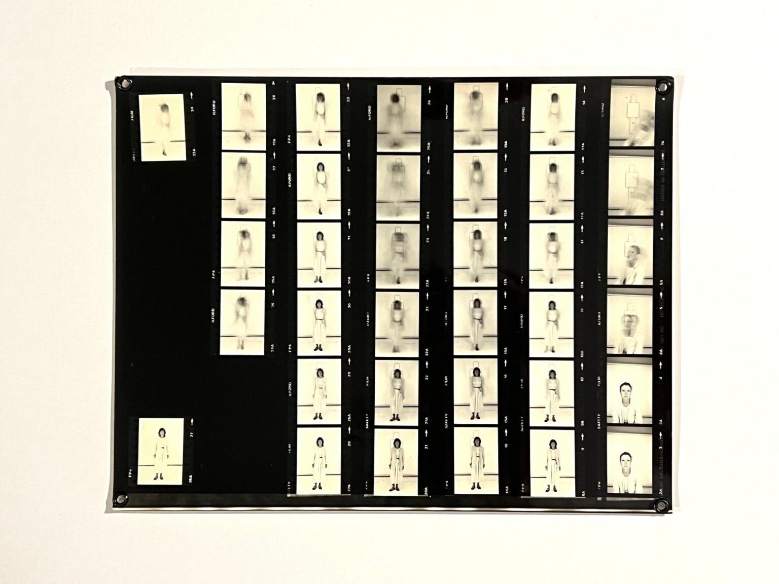 Ohne Titel, Kontaktstreifen, ge&ouml;st - Margot Pilz 