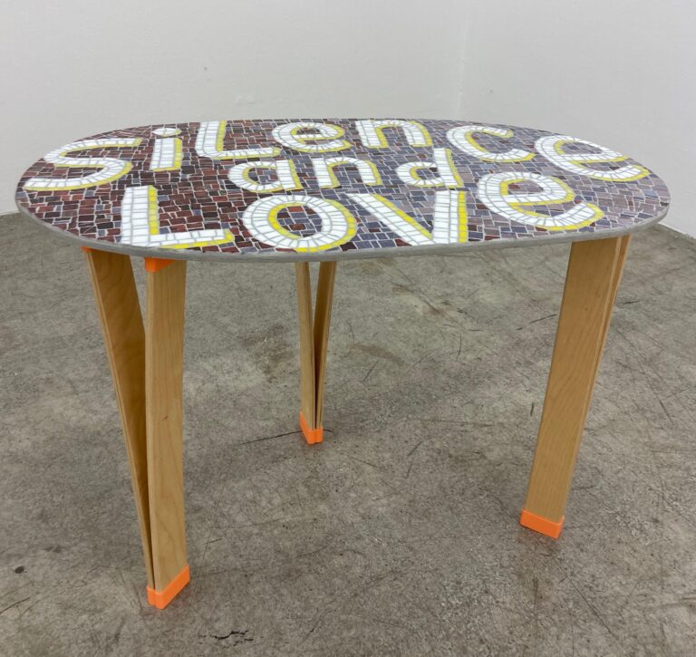 Silence and Love (Tischbein: in Kooperation mit Maximilian Klammer) - Anna Khodorkovskaya 