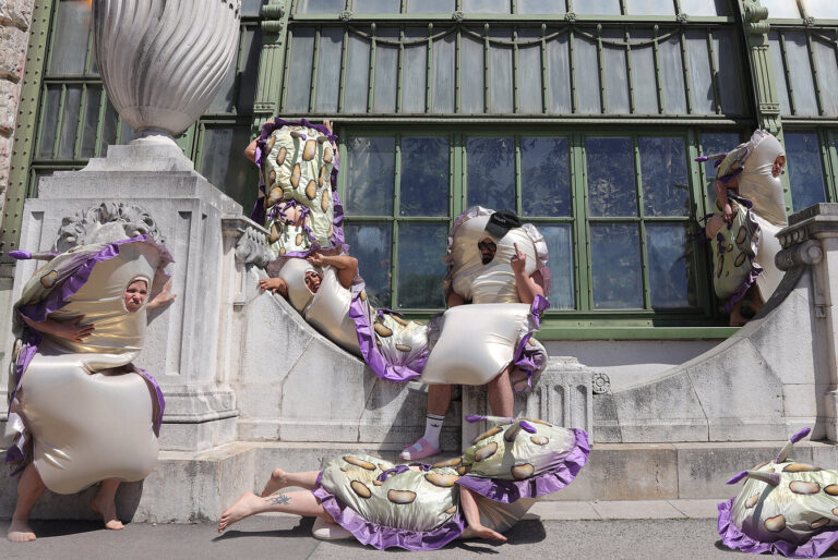 Performance | Florian Aschka & Larissa Kopp – Kunsthaus Graz 