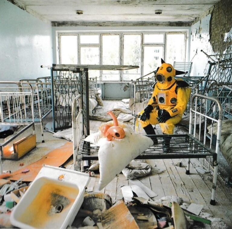 Atom Suit Project, Chernoby, Kindergarden - Yanobe Kenji 