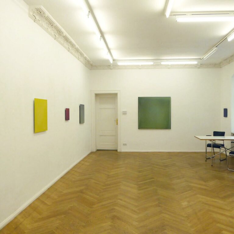 light - NICOLE AHLAND, ROSA M HESSLING 