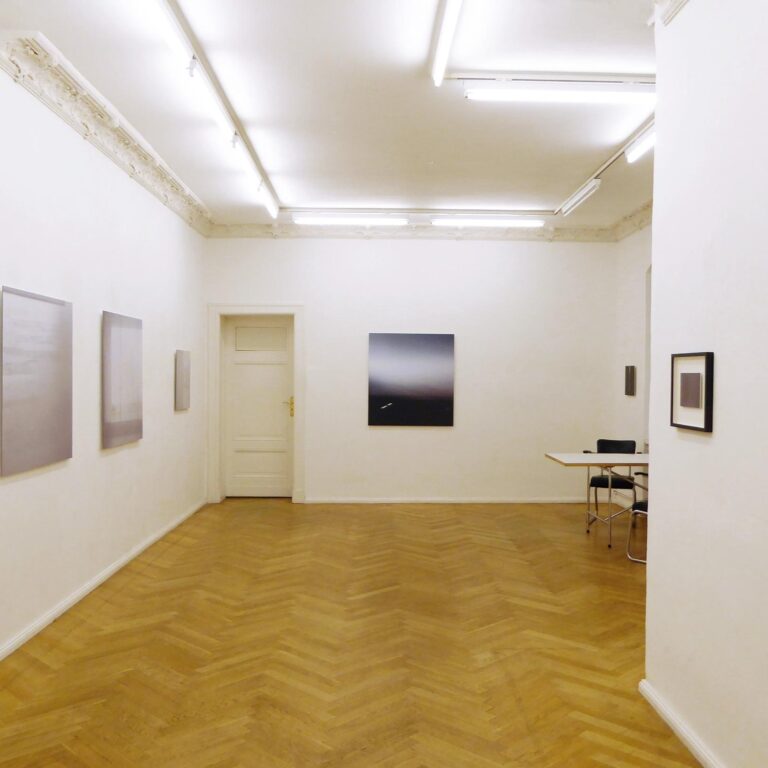 luminous - NICOLE AHLAND 
