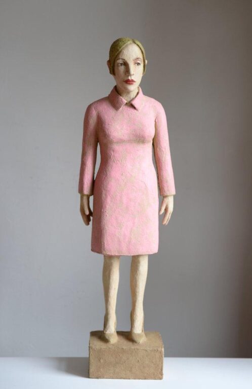 Stehende Frau mit rosa Kleid - ANNETTE MEINCKE-NAGY 