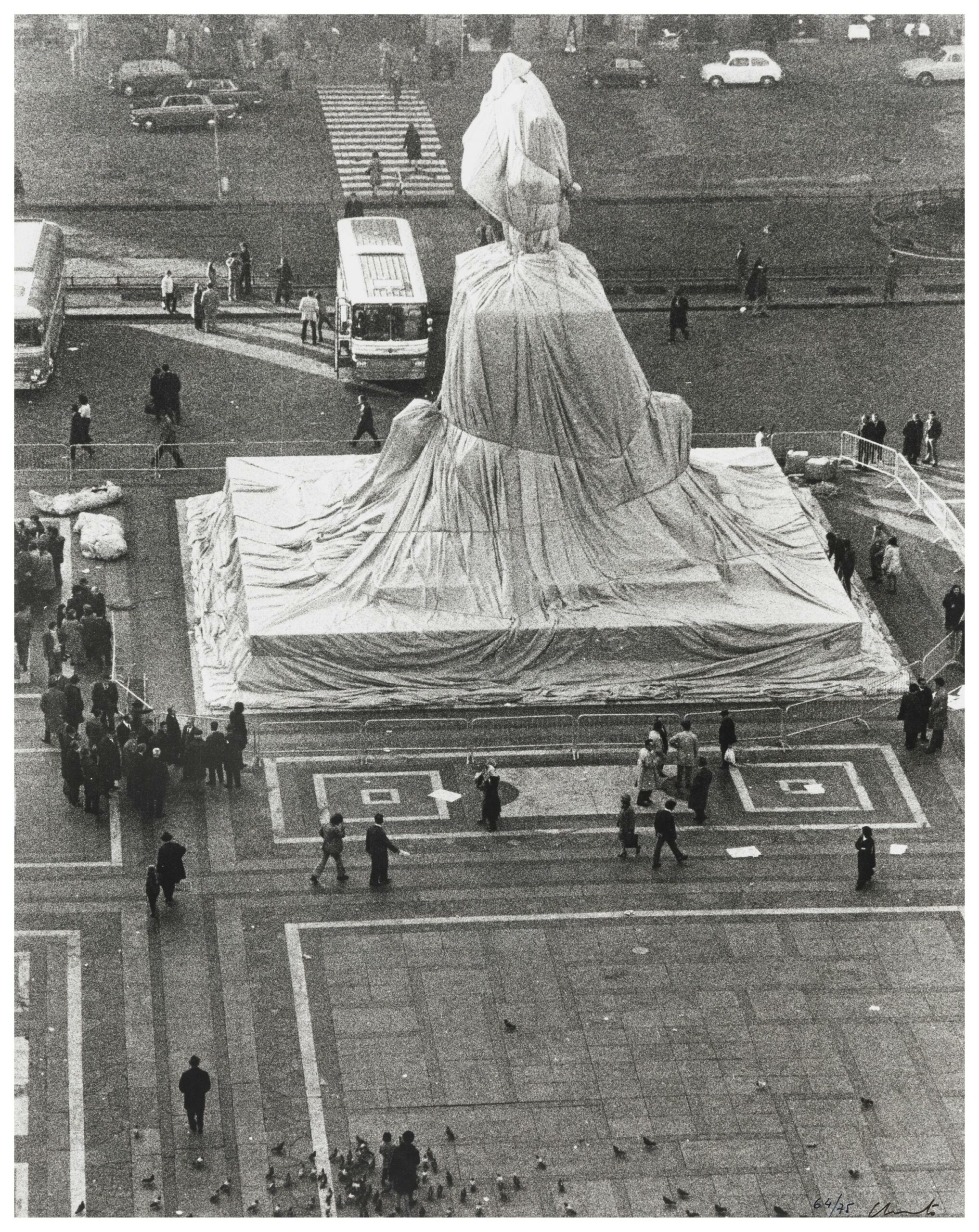 Wrapped Monument Vittorio Emanuele II - Christo & Jean-Claude 