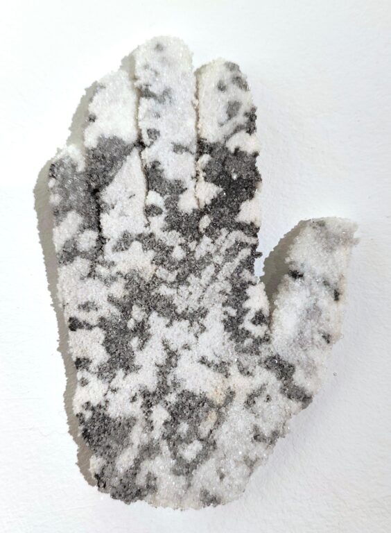 Hand links - Noushin Redjaian 