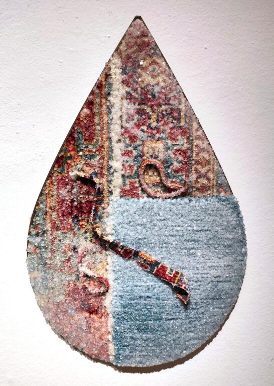 Two folds on a surface - Noushin Redjaian 