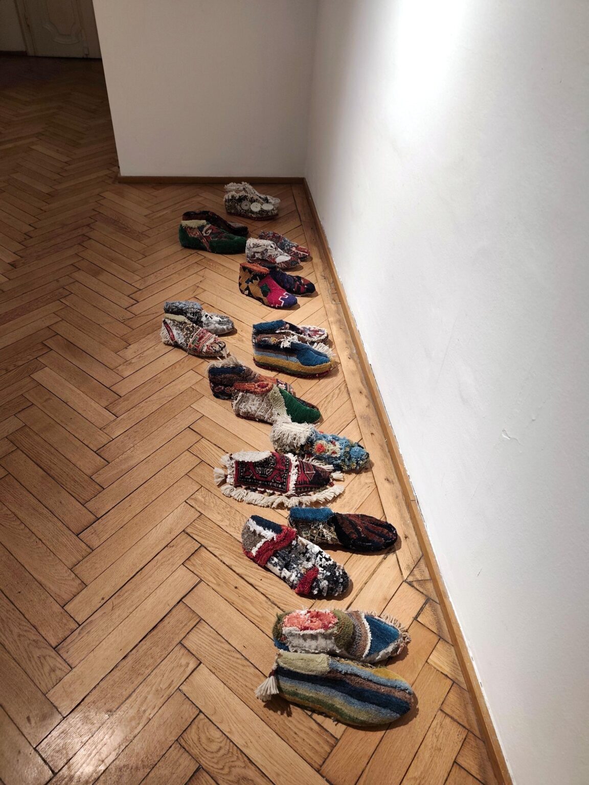 Schuhe - Noushin Redjaian 