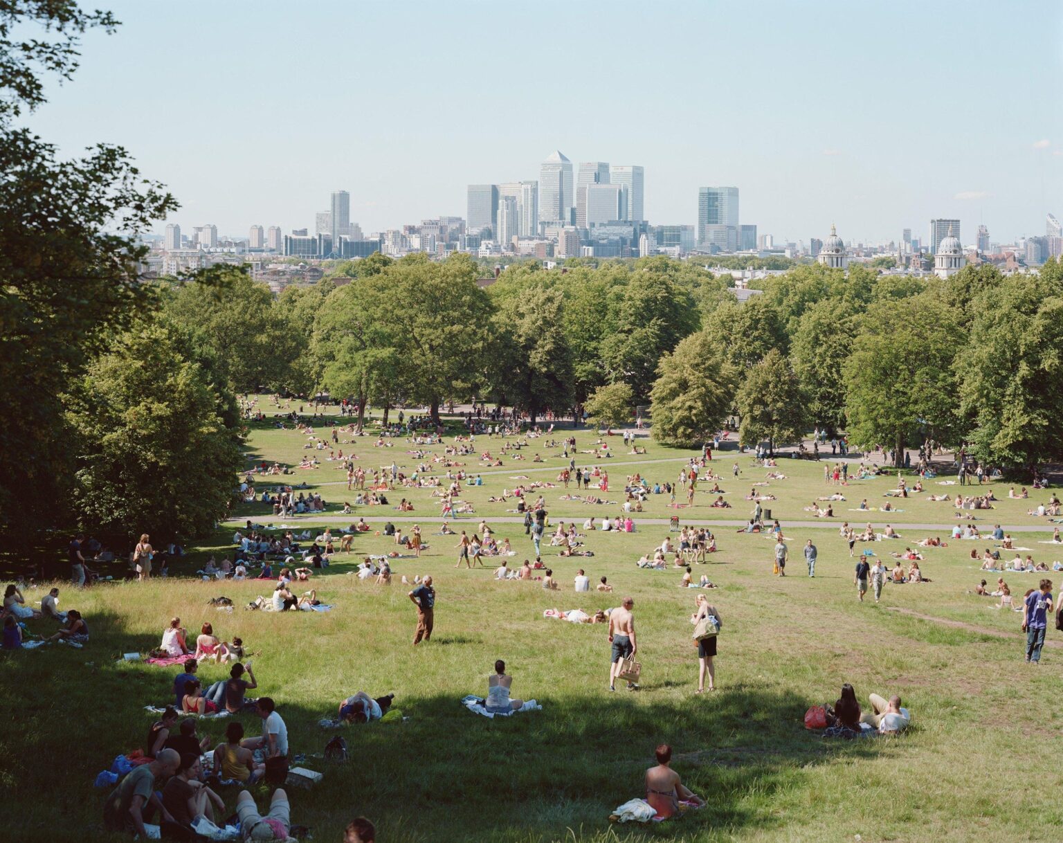 # 4375 Greenwich Park - Massimo Vitali teamspring ImportFile size: high resolution (2378 x 3000 px)