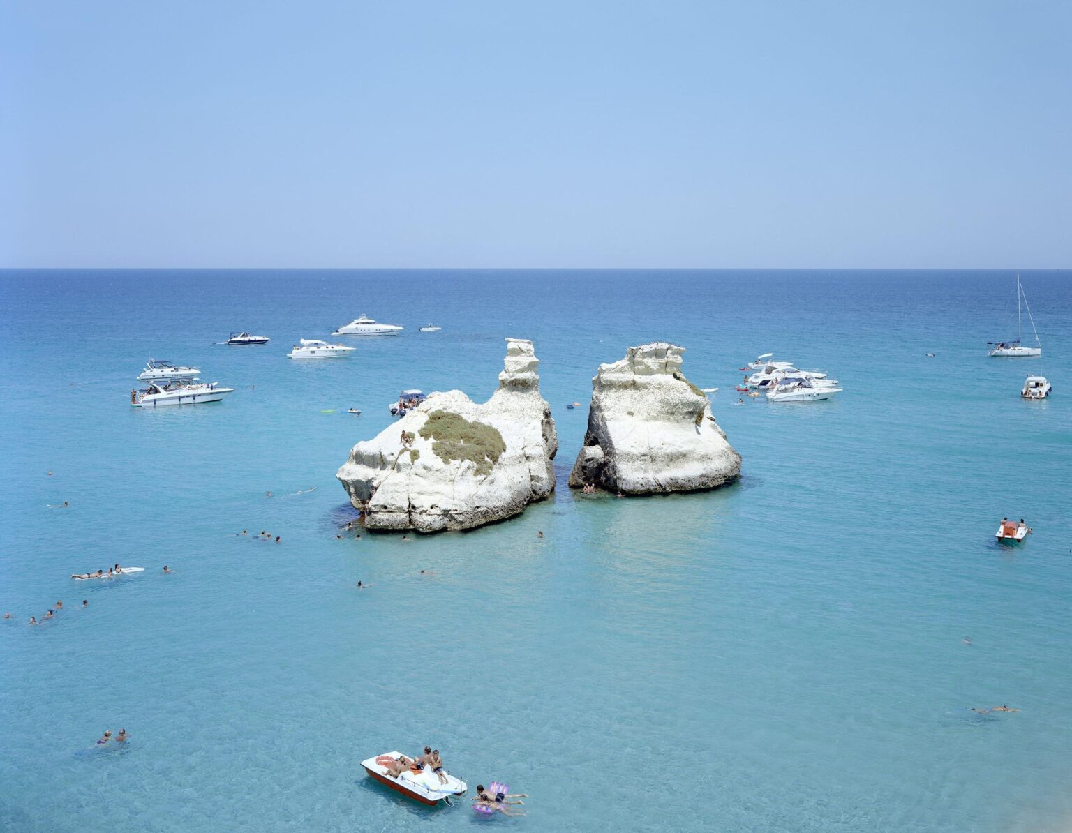 #4526 Due Sorelle Motor Boat - Massimo Vitali teamspring ImportFile size: high resolution (2362 x 3037 px)