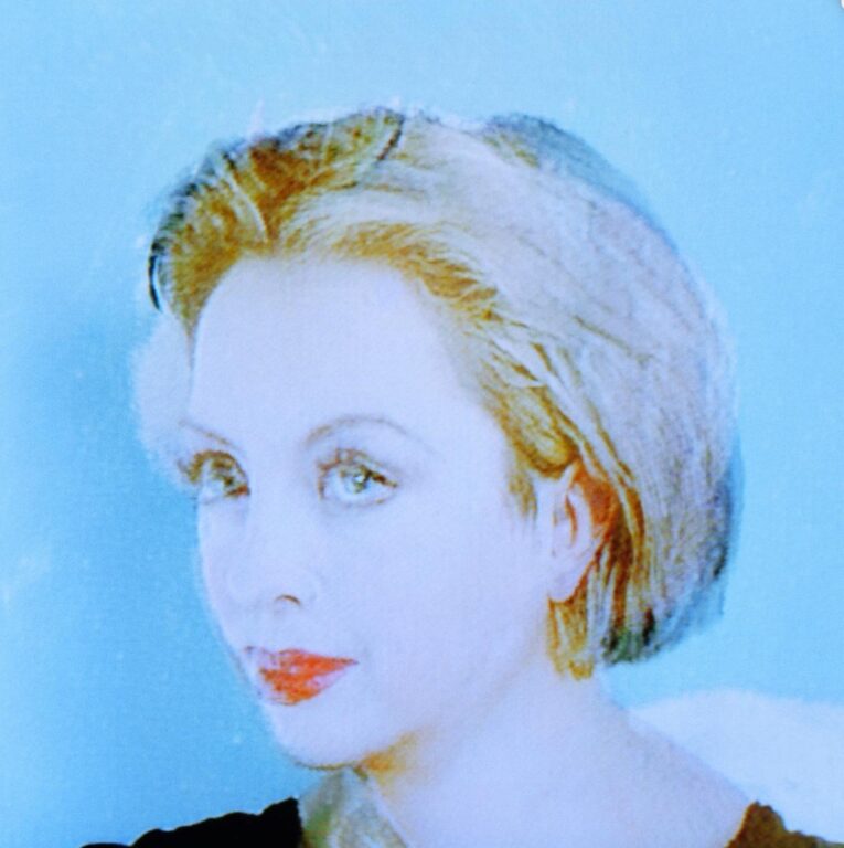 Self-Hybridation: Entre-Deux avec le portrait d’ORLAN n°12 - ORLAN 