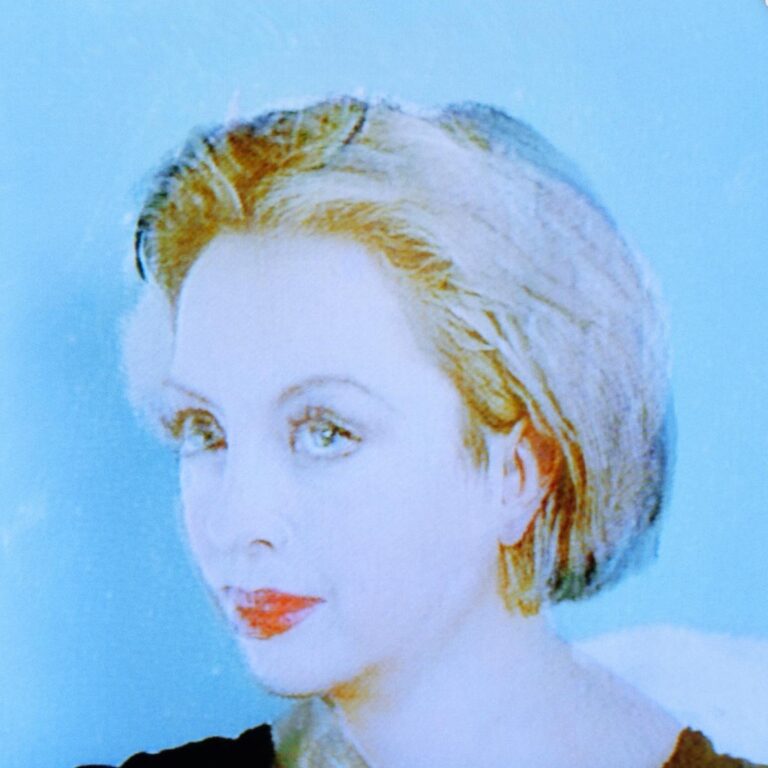 Self-Hybridation: Entre-Deux avec le portrait d’ORLAN n°12 