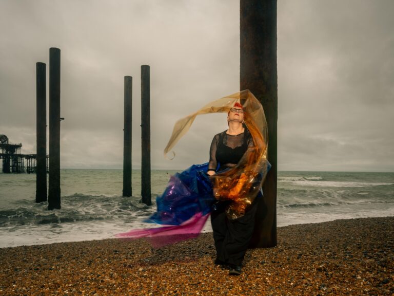 Nico is experiencing all the colours on the beach, Brighton, UK - Béla Váradi 
