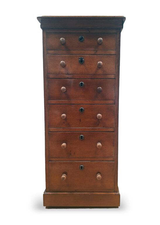 English Chest of Drawers 