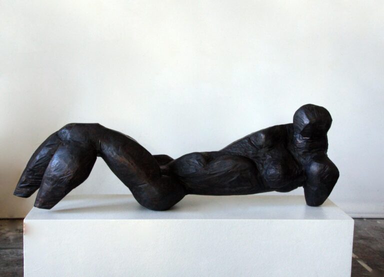 Liegend - Beate Debus 