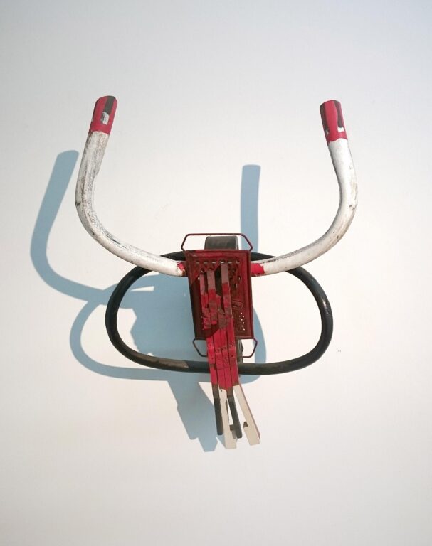 Thonet Afrika, Maskenobjekt aus objets trouvés - Raymond E. Waydelich 