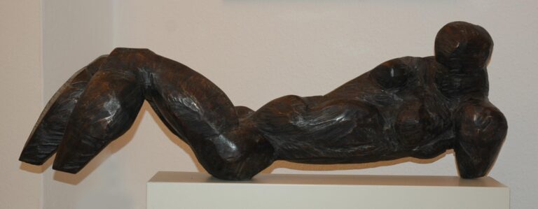 Liegend - Beate Debus 