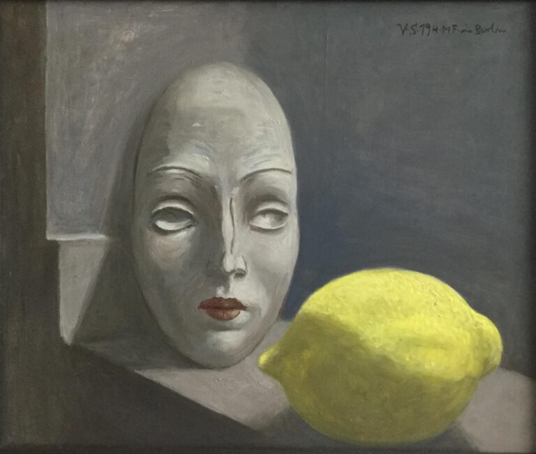 Stilleben mit Maske und Zitrone - Volker Stelzmann 