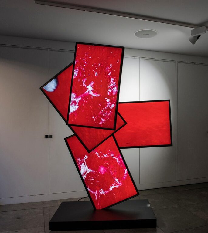 Digital Wall - Fabrizio Plessi 