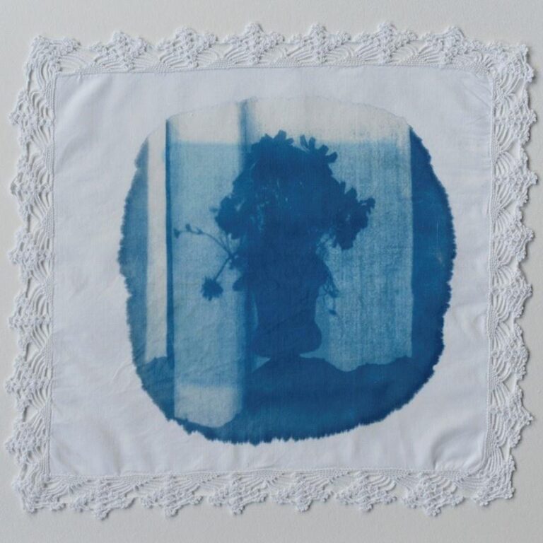 Blumen hinterm Vorhang - Ramona Czygan 