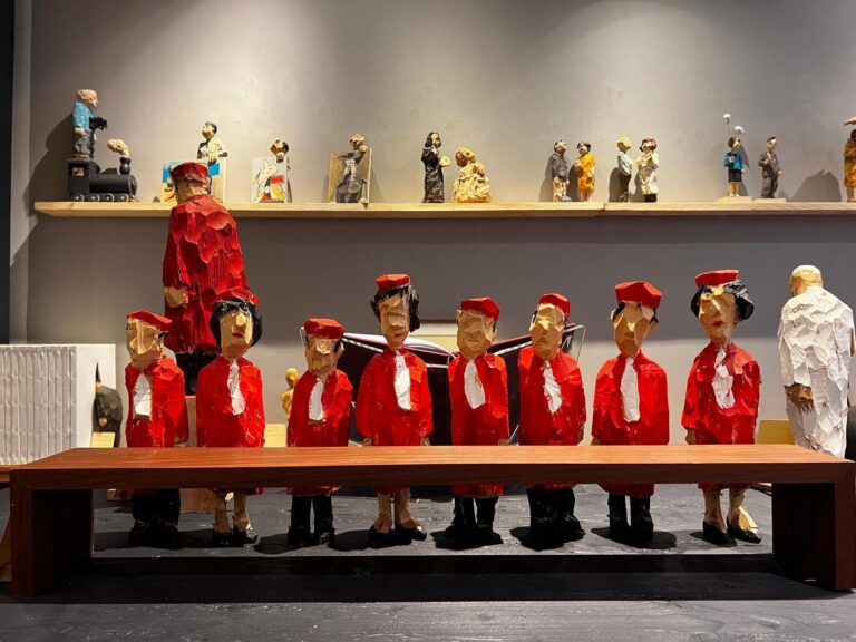 Richterbank mit 8 Richtern - Georg Schulz 