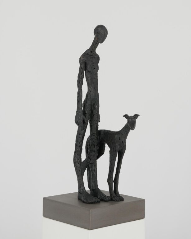 Figur mit Hund - Hannes Helmke 