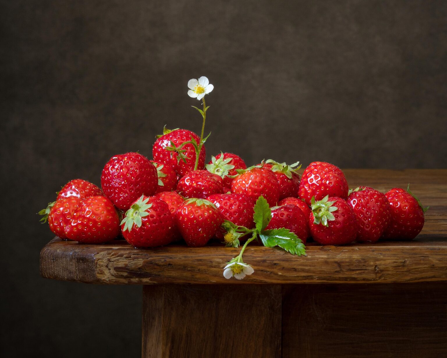 Strawberries - Elizabeth Joan Clarke 