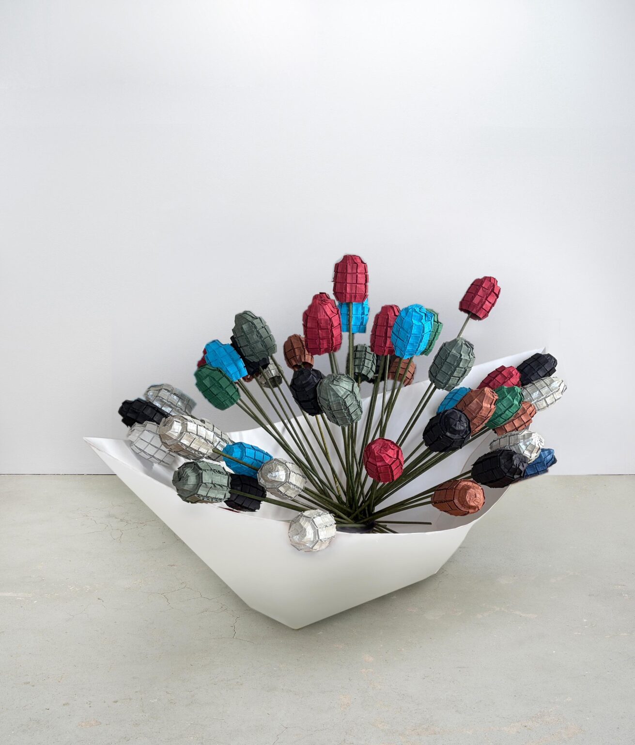 Paper Boat with Flower Bouquet - Margarete Schr&uuml;fer 