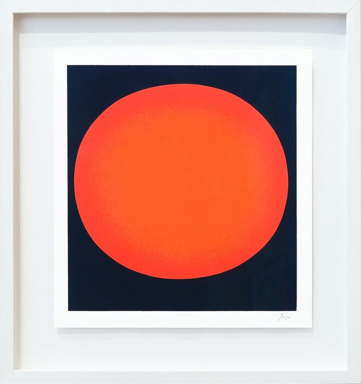 Eight Silkscreens Nr. 3: Rot oranges Rund auf schwarzblau - Rupprecht Geiger 