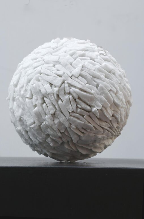 Small marble quarry sphere - Reiner Seliger 